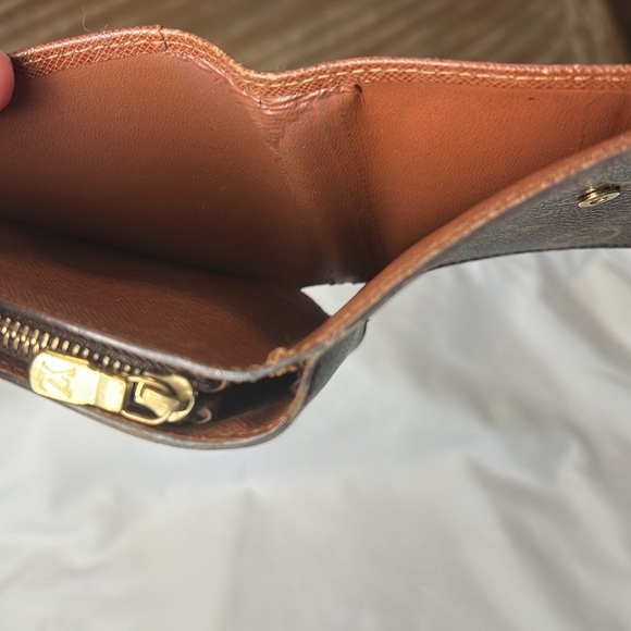 Louis Vuitton Monogram Compact Zip Wallet Authentic A6 - Picture 12 of 17